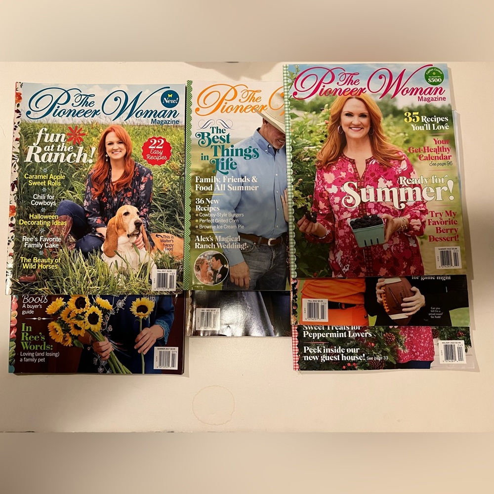 LOT OF THE PIONEER WOMAN MAGAZINES.